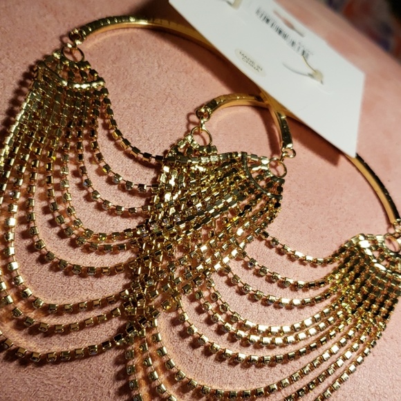 Charlotte Russe Earrings - Picture 5 of 8